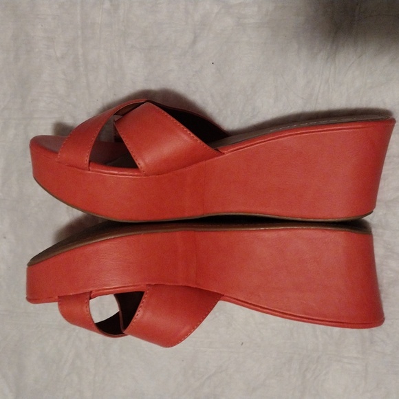 Gorgeous Sabrina hot pink strap slides size 10 - Picture 8 of 8